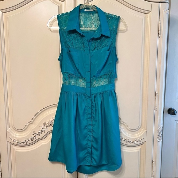 Mustard Seed Dresses & Skirts - MUSTARD Seed Floral Lace Cut Out Open Back Button-Down Flare Dress, Size Large